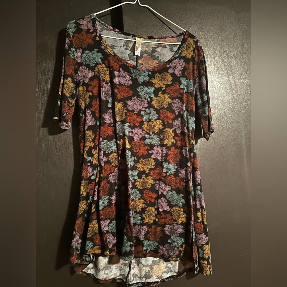 Ladies LuLa Roe shirt
